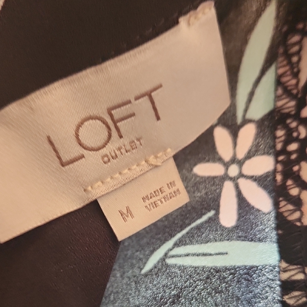 LOFT Black Floral Sleeveless Blouse - Picture 2 of 4